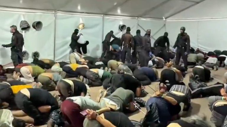 İsrail Güvenlik Bakanı, Sumud Filosu Aktivistlerinin Tutulduğu Hapishaneyi Ziyaret Etti